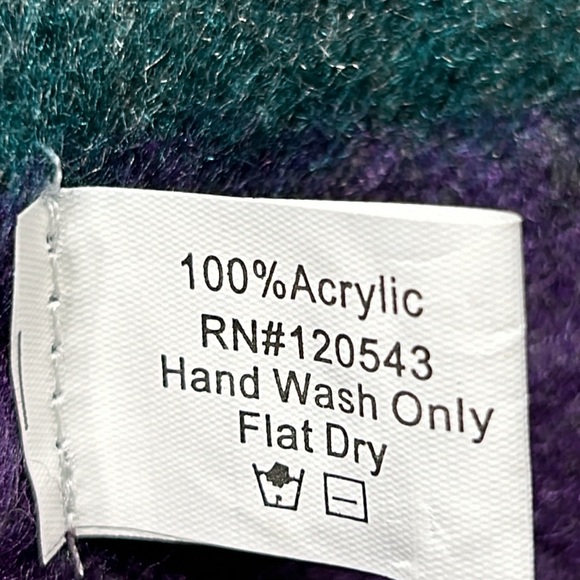 Beautiful acrylic scarf/wrap in shades of blue/teal/gray/purple/black - Picture 4 of 4